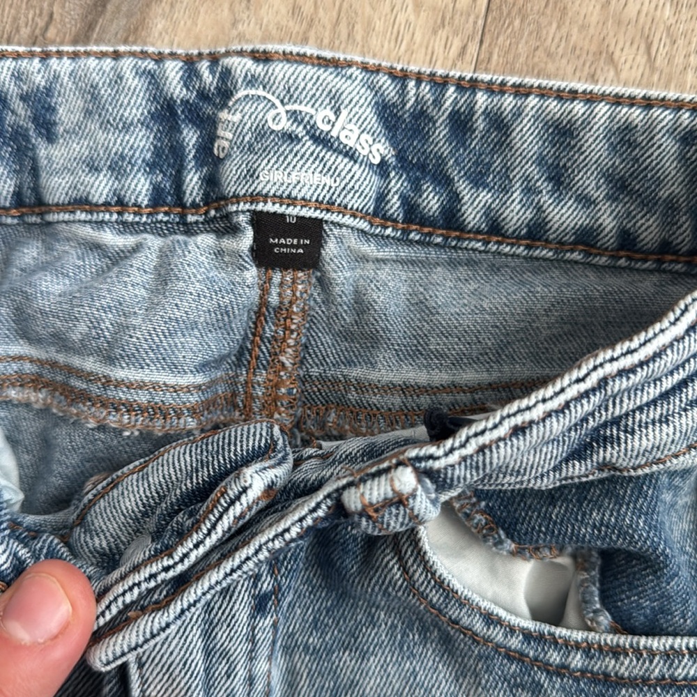 Jeans - Picture 2 of 3